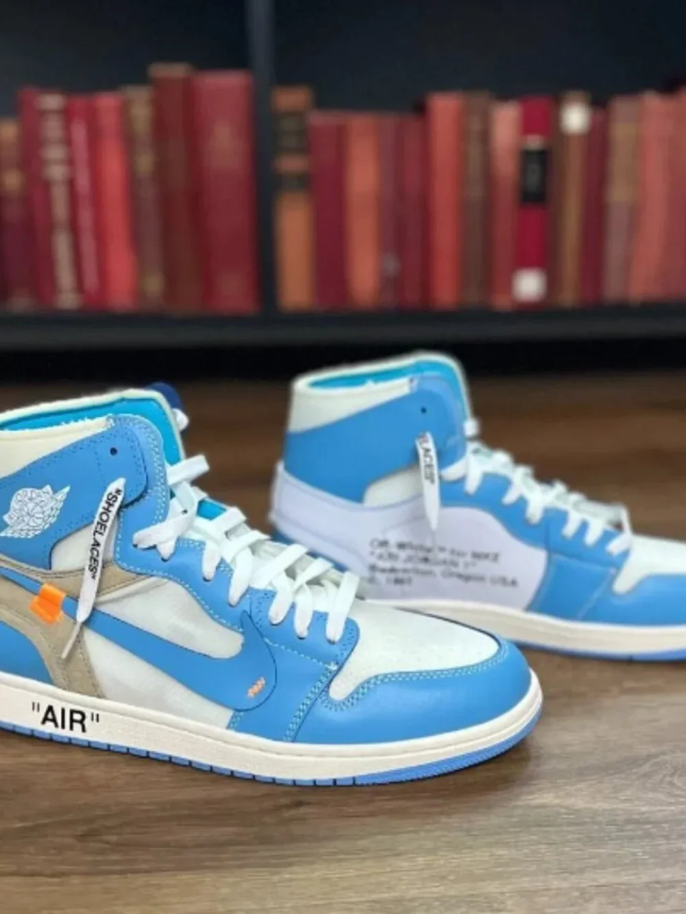 Nike Off-White™ x Air Jordan 1 Retro High OG UNC